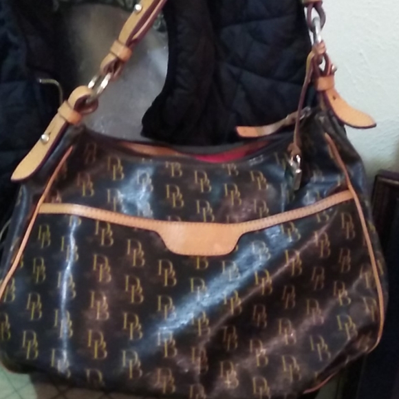 Dooney & Bourke Handbags - Dooney n Bourke bag